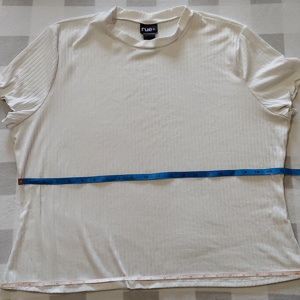 Rue21 Rue+ White Ribbed Tee
